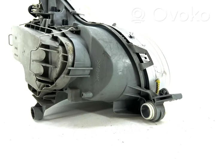 Mercedes-Benz E W210 Phare frontale 145477002