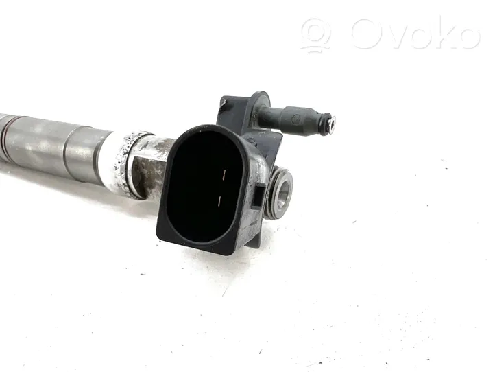 Volkswagen Transporter - Caravelle T5 Injecteur de carburant 03L130277C