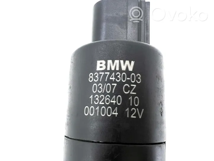 BMW X5 E70 Pompa spryskiwacza lampy przedniej 8377430