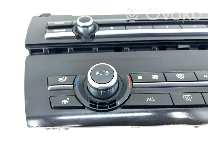 BMW 5 F10 F11 Climate control unit 9233635