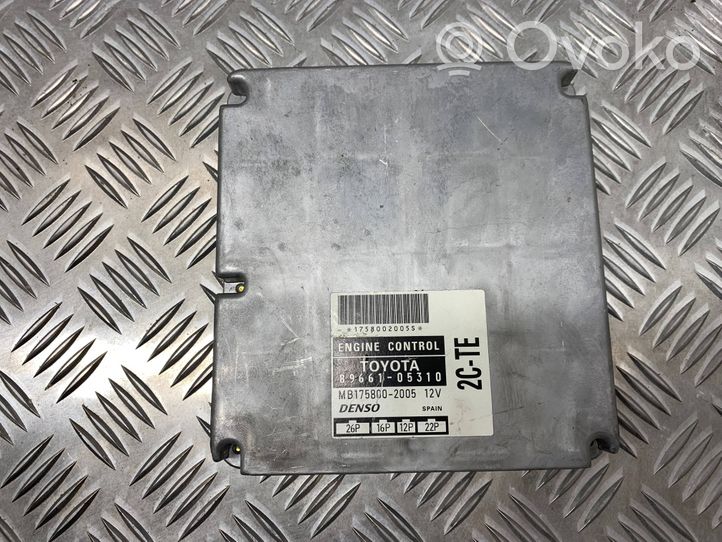 Toyota Avensis T220 Unidad de control/módulo del motor 8966105310