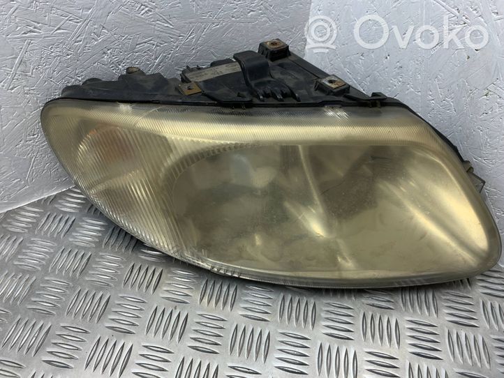 Chrysler Grand Voyager IV Phare frontale 5875200000