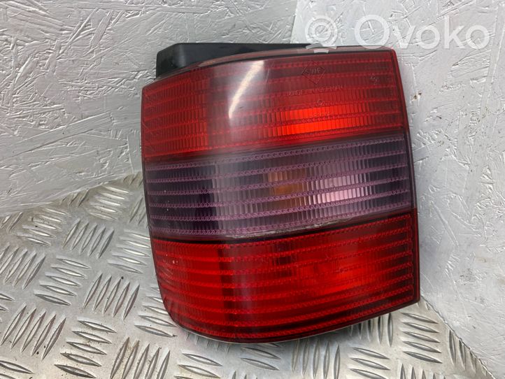 Volkswagen PASSAT B4 Lampa tylna 3A9945111B