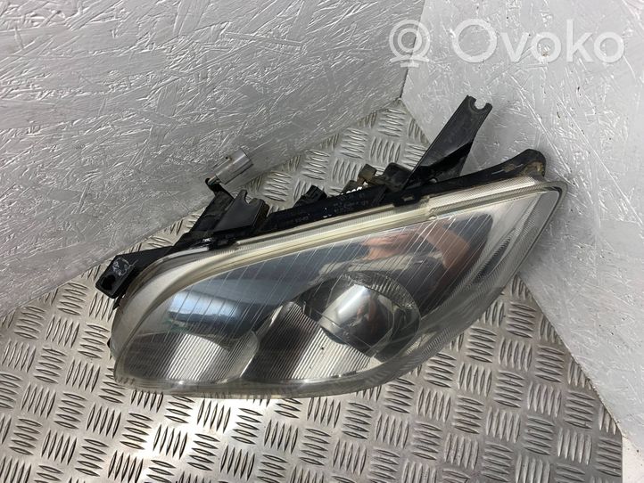 Toyota Avensis T250 Lampa przednia 0543