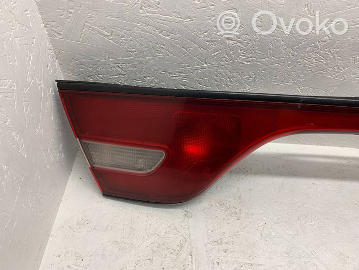 Mitsubishi Galant Lampy tylnej klapy bagażnika 0023230