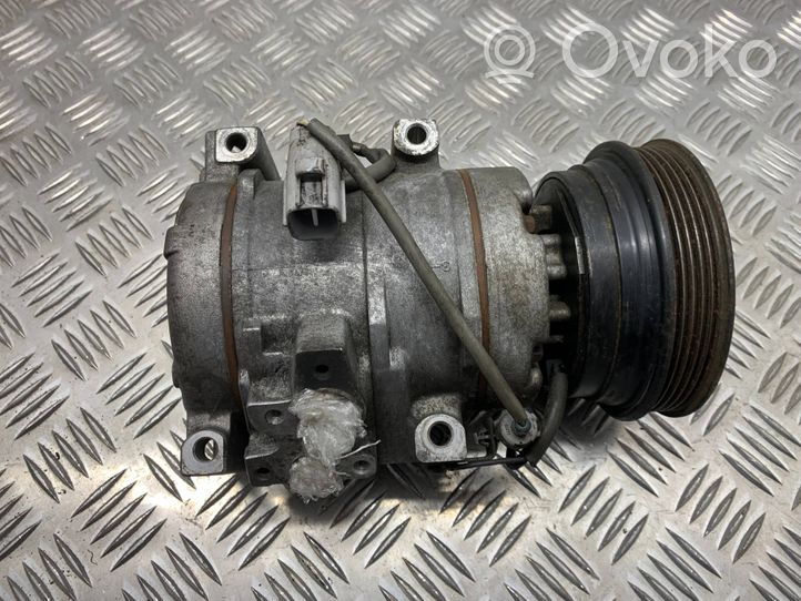 Toyota Avensis T220 Ilmastointilaitteen kompressorin pumppu (A/C) 4472203435