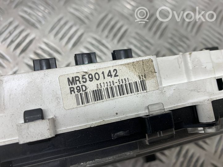 Mitsubishi Pajero Sport I Tachimetro (quadro strumenti) MR590142