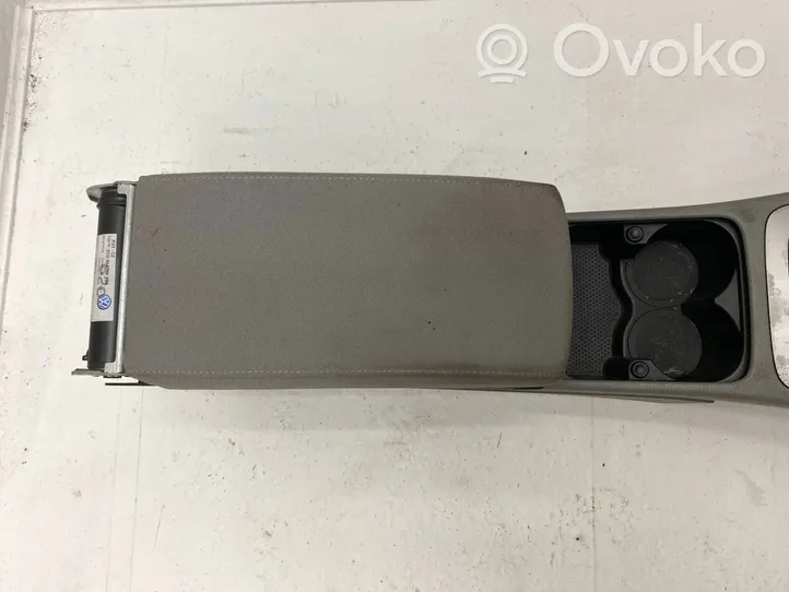 Volkswagen PASSAT B6 Center console 3C1863241