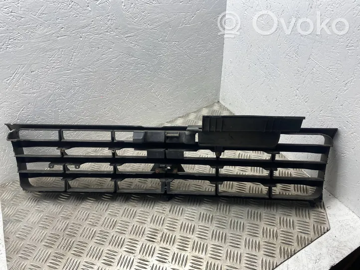 Mitsubishi Pajero Front bumper upper radiator grill 