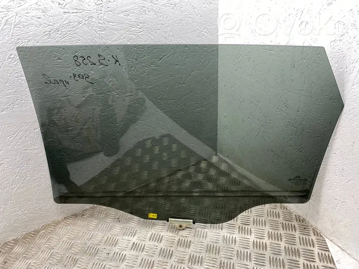 KIA Sorento Rear door window glass 43R000399