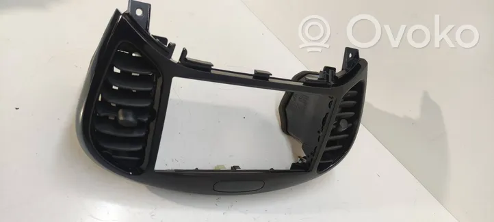 Nissan Juke I F15 Griglia di ventilazione centrale cruscotto 68260BX80A