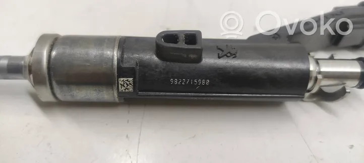 Peugeot 2008 II Injecteur de carburant 9822715980