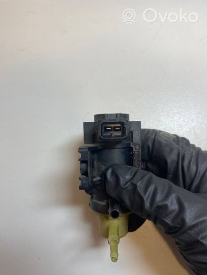 Opel Vivaro Turbo solenoid valve 149566740R