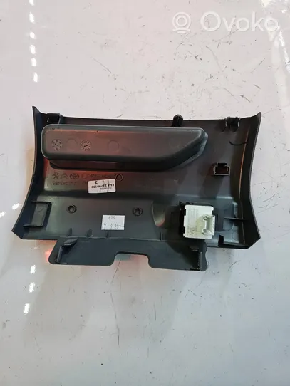 Opel Vivaro Tiroir rangement tableau de bord 9811952177