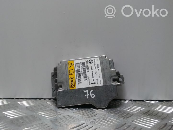 BMW 3 E90 E91 Oro pagalvių valdymo blokas 0285010070