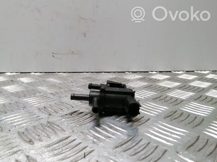 Toyota Avensis T220 Vacuum valve 9008091231