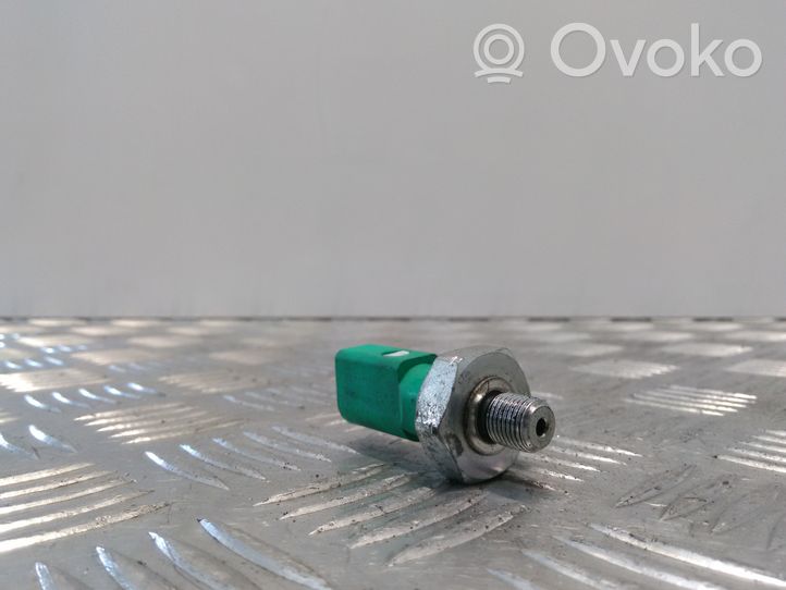 Volkswagen PASSAT B8 Oil pressure sensor 04L919081