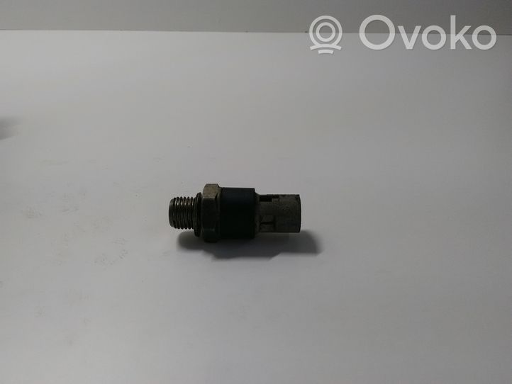 Renault Master II Oil pressure sensor 8200026650