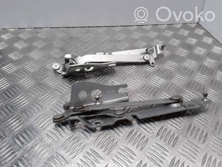 Audi A4 S4 B6 8E 8H Tailgate/trunk/boot hinge 8H0827302A