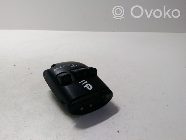 Toyota Avensis T220 Sound control switch 8623020010