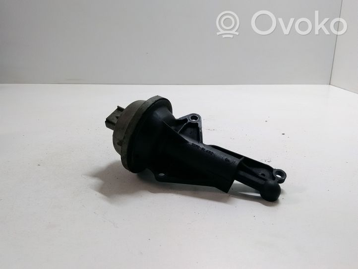 Ford Mondeo Mk III Valve vacuum 1S7G9L492