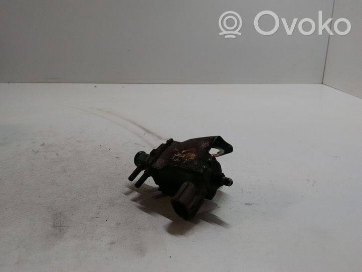 Toyota Avensis T220 Vacuum valve 2581927010