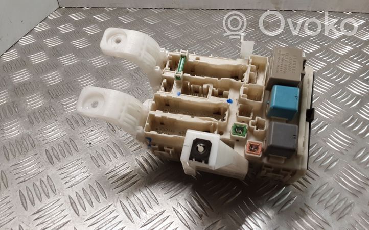 Toyota Prius (XW20) Module de fusibles 407020017