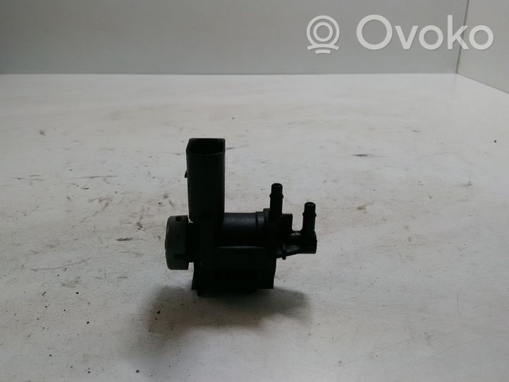 Audi A4 S4 B7 8E 8H Vacuum valve 1J0906283