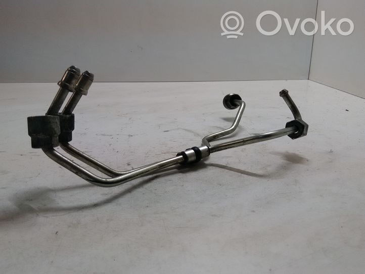Volvo S60 Fuel injector supply line/pipe 