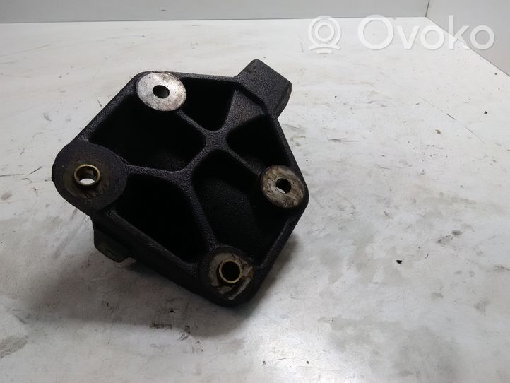 Volvo S60 Staffa del cuscinetto di supporto dell’albero di trasmissione 30787842