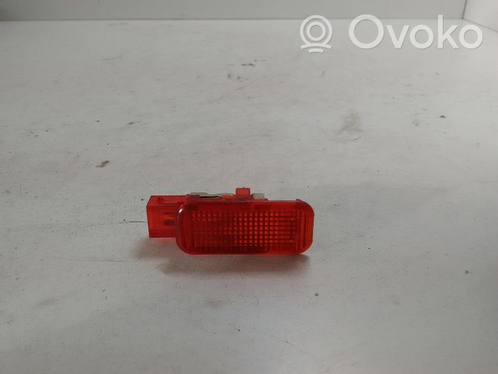 Audi A4 S4 B6 8E 8H Éclairage intérieur porte avant 8D094741