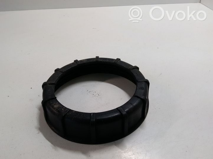 Nissan Qashqai Polttoainesäiliön pumpun ruuvin lukkorenkaan mutteri 173435M303