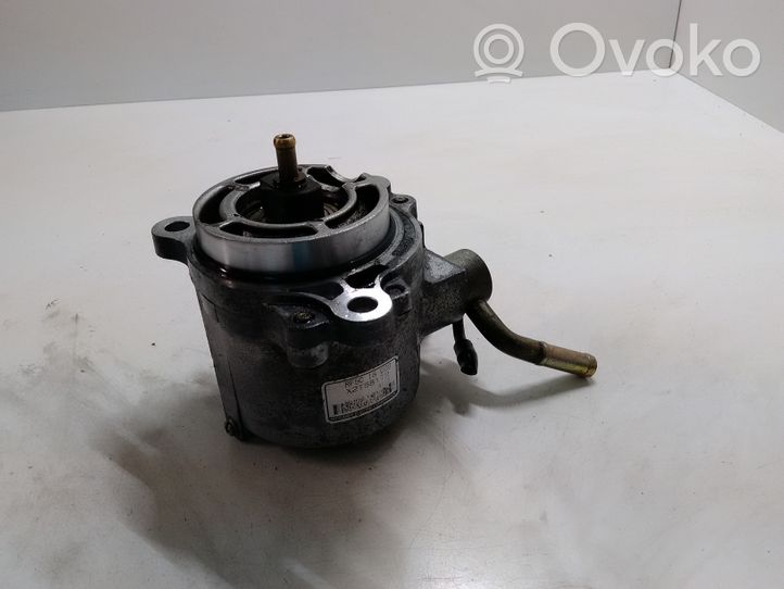 Mazda 6 Vacuum pump X2T58172