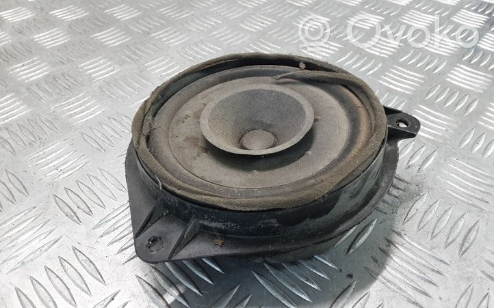 Toyota Avensis T220 Takaoven kaiutin 8616005060