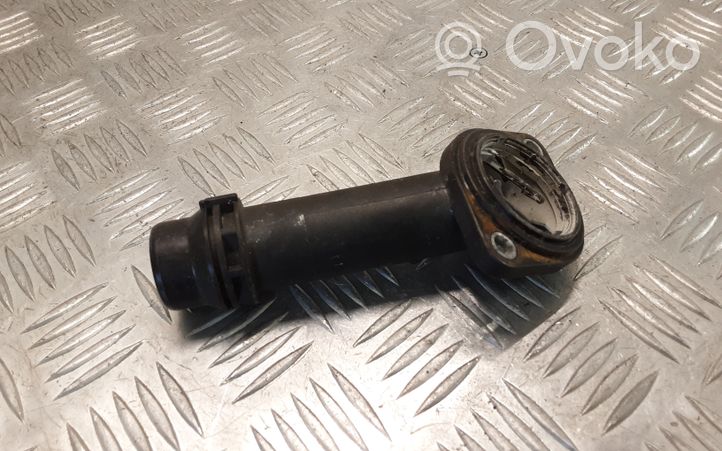 Audi A4 S4 B7 8E 8H Alloggiamento termostato 06B121121L