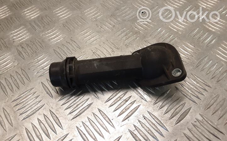 Audi A4 S4 B7 8E 8H Alloggiamento termostato 06B121121L