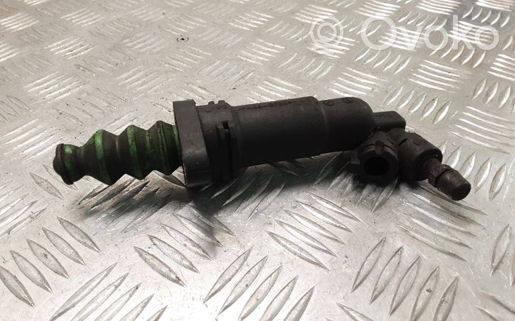 Volkswagen Bora Cylindre récepteur d'embrayage 1J0721261D