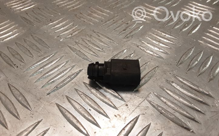 Audi A6 S6 C5 4B Sonde température extérieure 8Z0820535