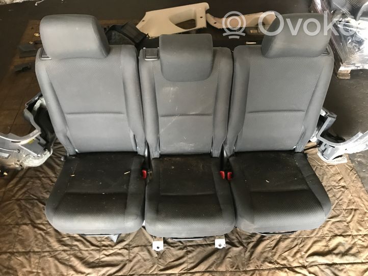 Toyota Corolla Verso E121 Set interni 