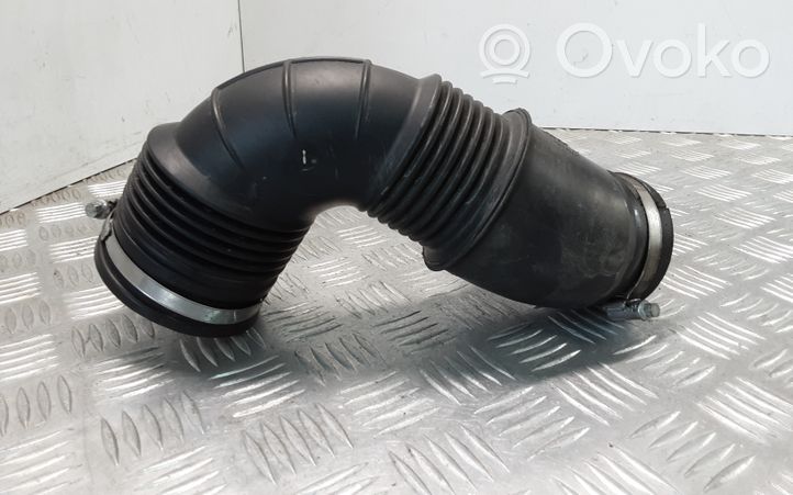 Opel Insignia A Część rury dolotu powietrza 55561787