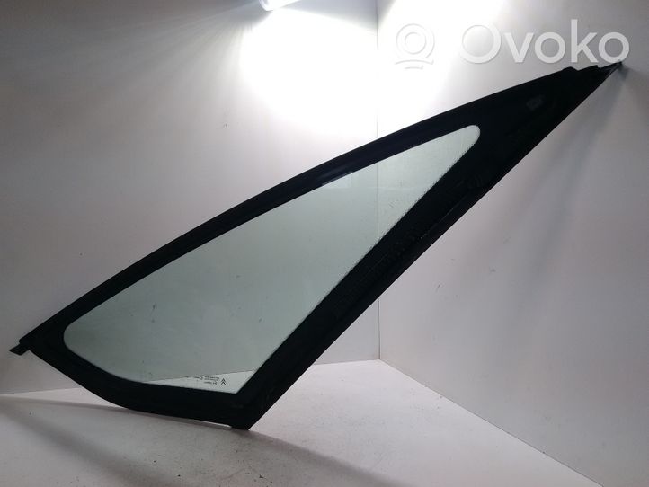 Citroen C4 Grand Picasso Trikampis stiklas kėbulo priekyje 