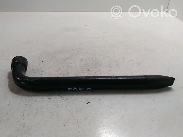 Ford Focus Klucz do śrub / nakrętek kół 93BB17032AA