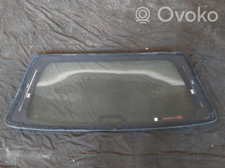 KIA Carnival Rear windscreen/windshield window 