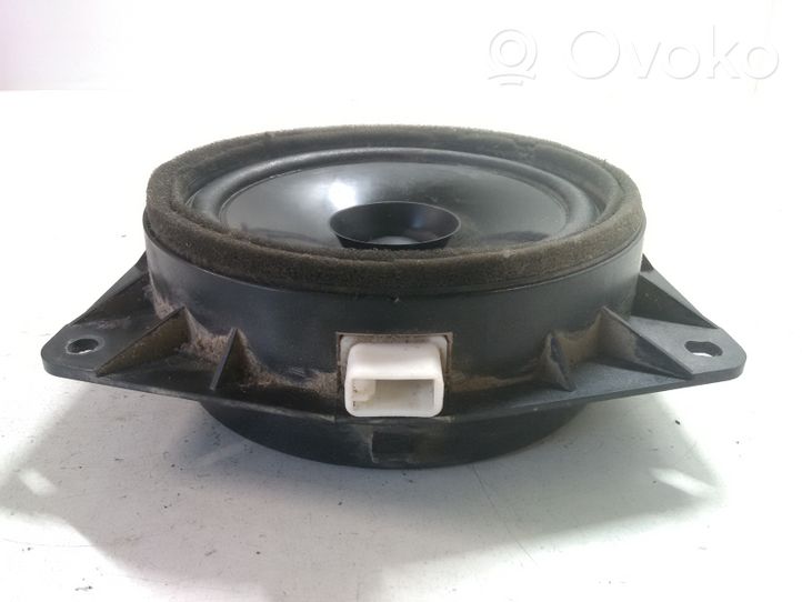 Toyota Corolla Verso E121 Altoparlante portiera posteriore 8616044130