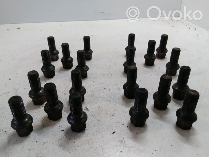 Volkswagen Caddy Nuts/bolts 