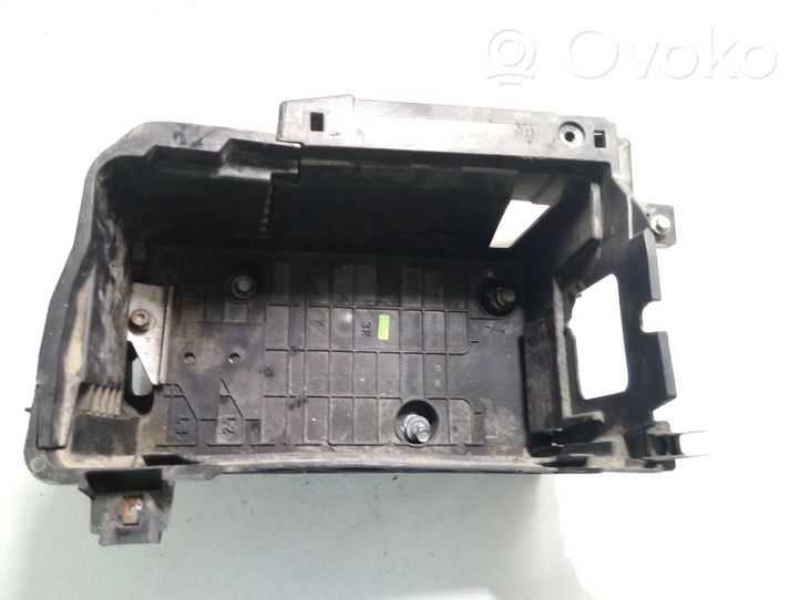 Renault Latitude (L70) Support boîte de batterie 244311970R