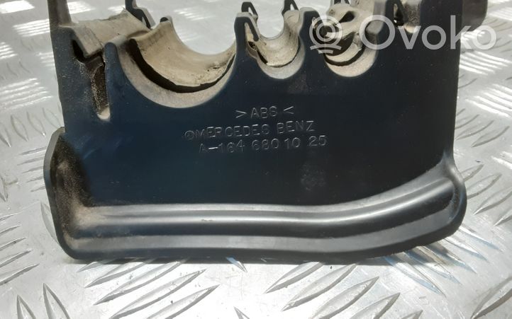 Mercedes-Benz ML W164 Kita variklio skyriaus detalė A1646801025