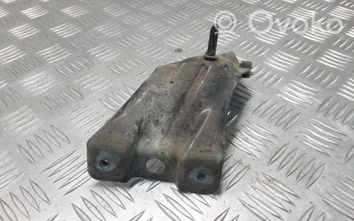 Volkswagen Golf VI Support de montage d'aile 5K6821136A