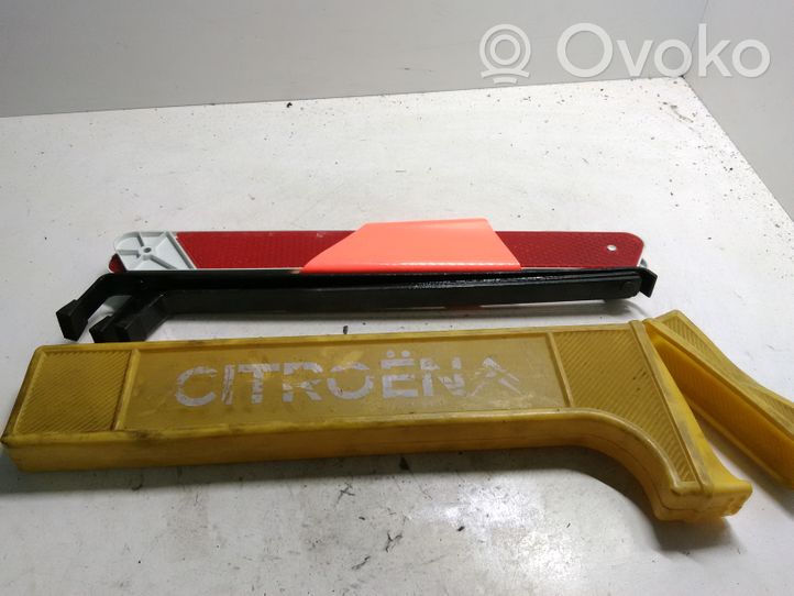 Citroen C-Crosser Varoituskolmio 27R0392051