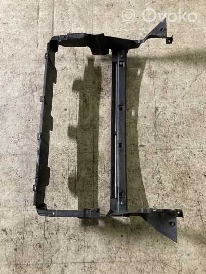 Volkswagen Touareg I Déflecteur d'air de radiateur de refroidissement 7L6121333F